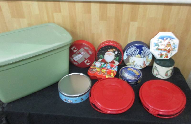 lot 84 image: Tins, Tub (Great for Cookies)