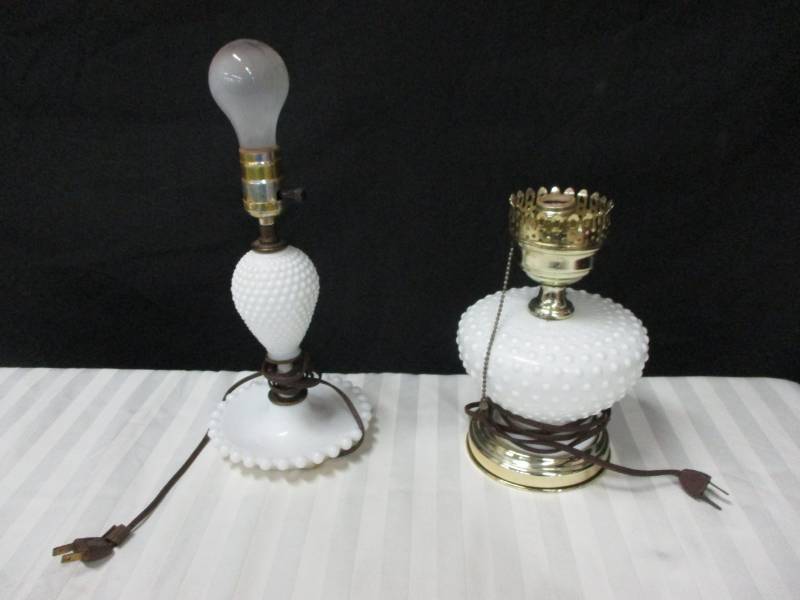 lot 85 image: Two working lamps