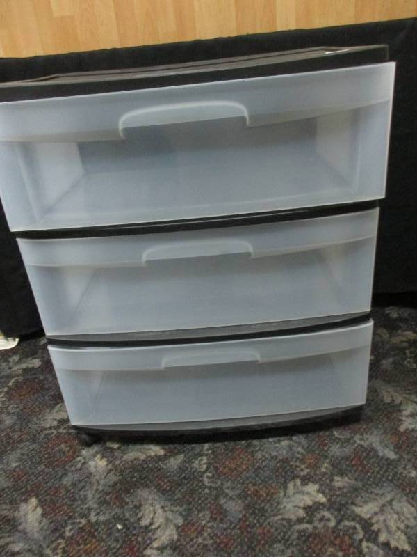 lot 88 image: Storage Shelve. 3 Drawers it is on wheels