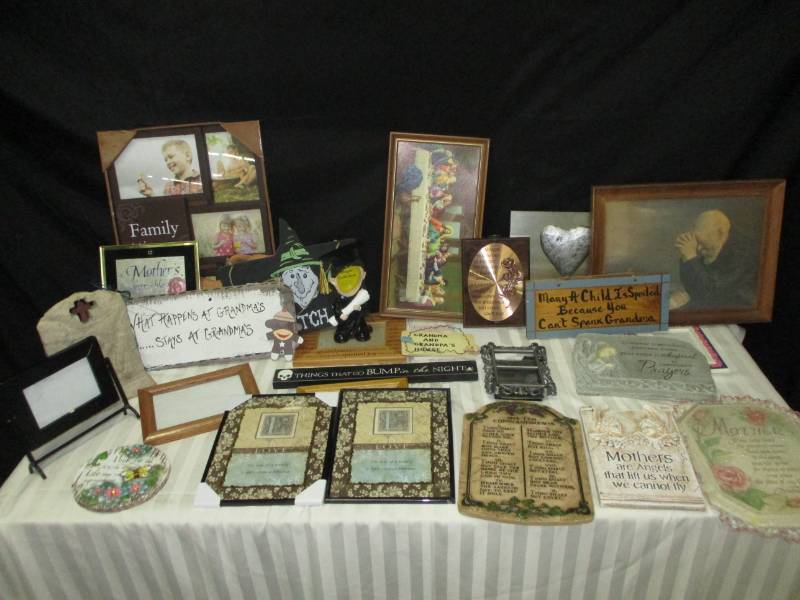 lot 115 image: Variety of Picture Frames, House Dcor Signs ( Comes with a tub)