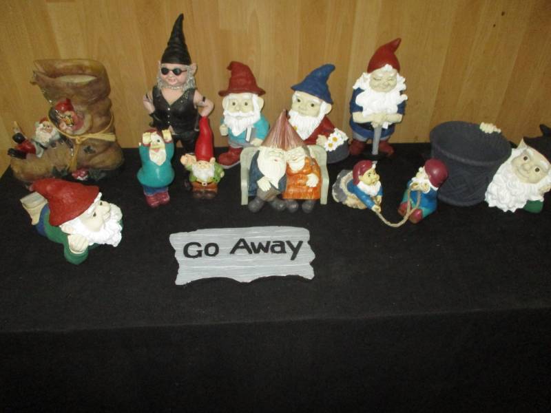 lot 116 image: Assortment of Garden Gnomes