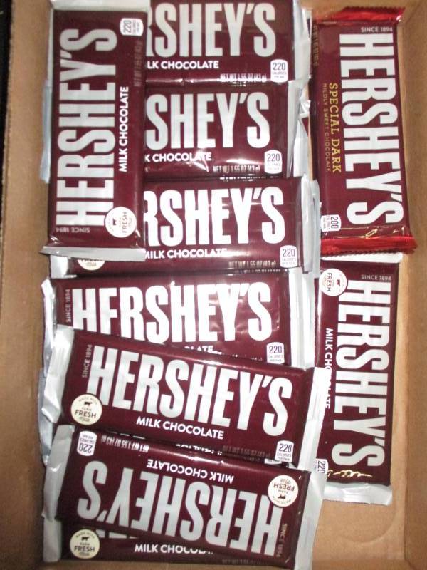 lot 391 image: 35 Hershey Bars