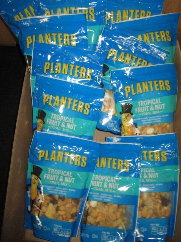 lot 388 image: 14 Planters Tropical Fruit and Nut Mix