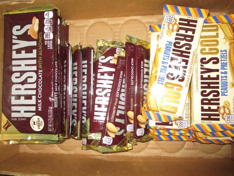 lot 382 image: 29 Herseys Bars
