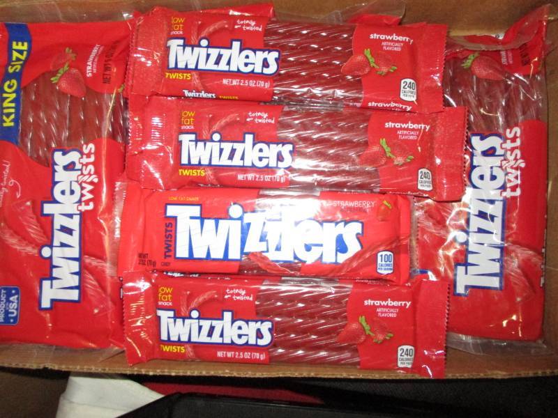 lot 375 image: 13 Twizlers