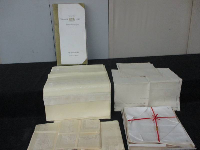 lot 219 image: Demask Linen Set and Other Vintage sets