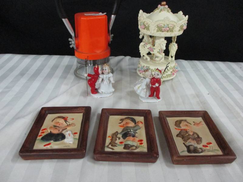 lot 220 image: Nesco Hummel Pics, Carosel and figureine, light
