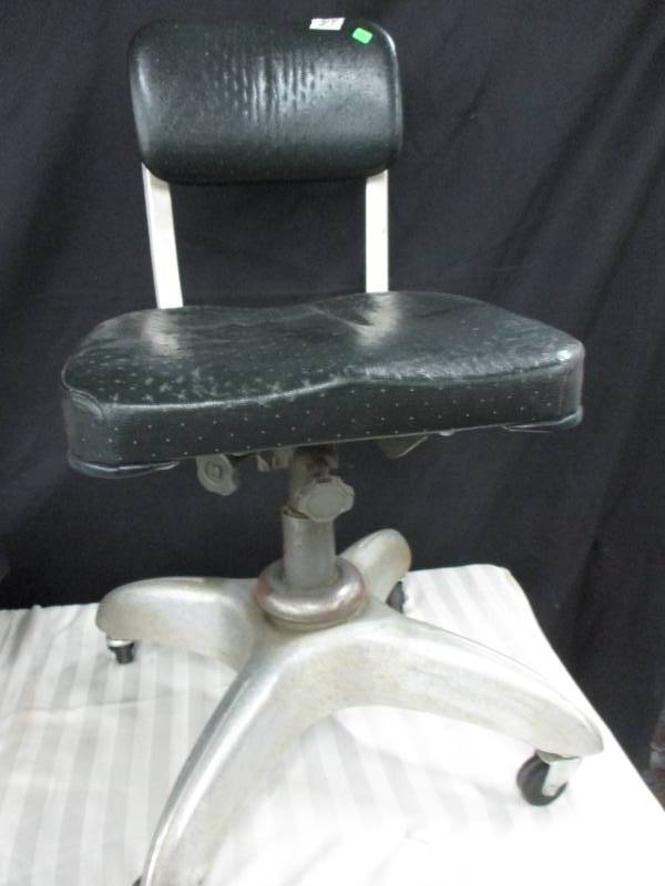 lot 226 image: Office Chair