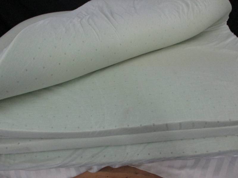 lot 234 image: Full Sized Foam Matress Topper