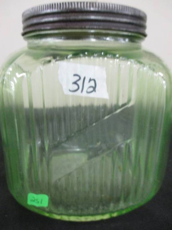 lot 251 image: Antique Green Jar with Lid