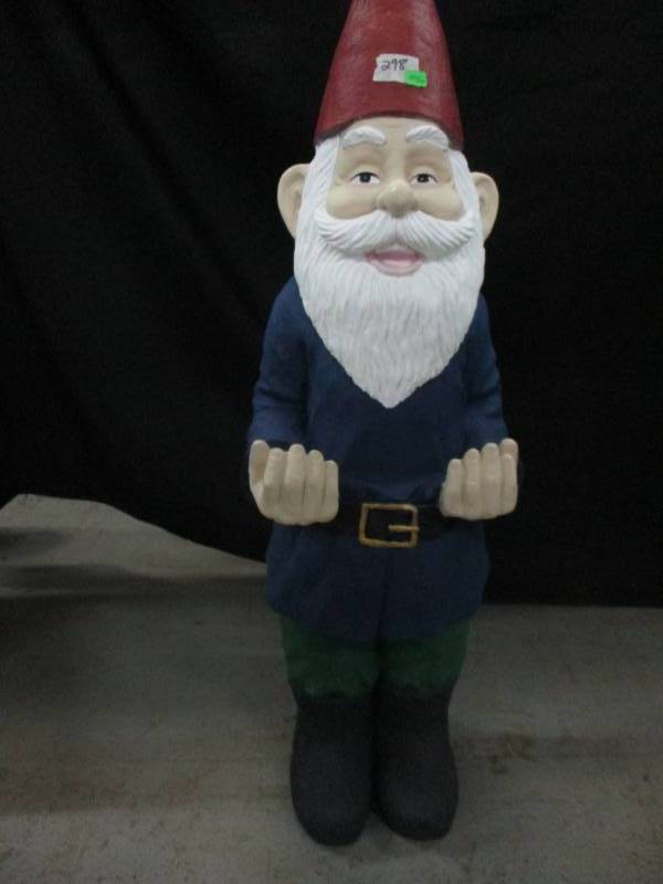 lot 256 image: 3 ft Gnome