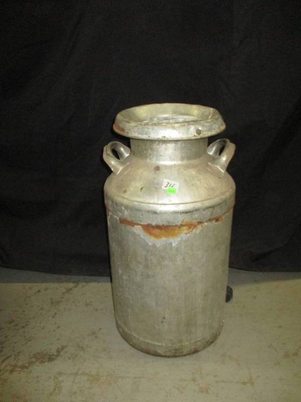 lot 264 image: Cream can