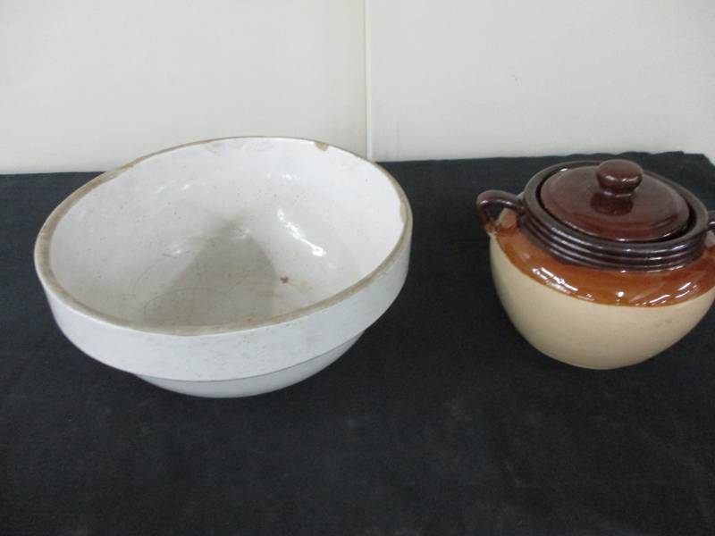 lot 284 image: Stoneware Bowl and bean Pot