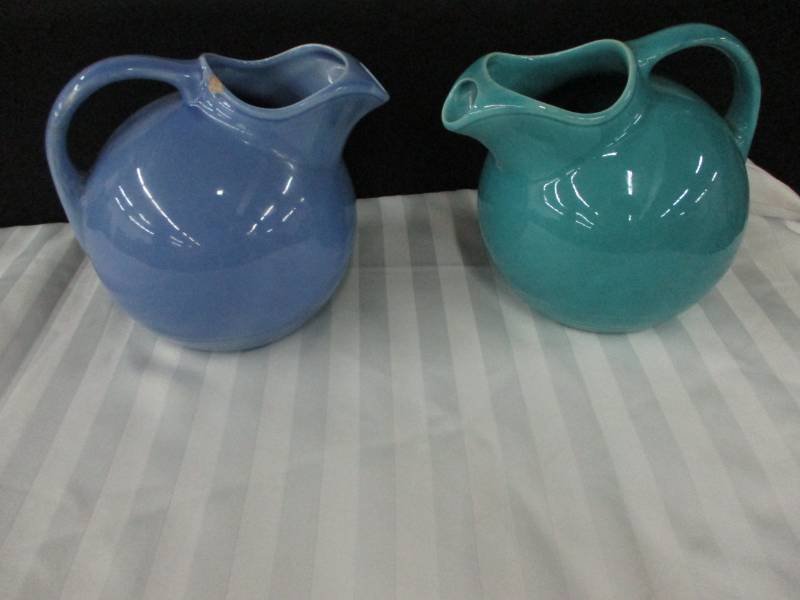 lot 285 image: Like Fiesta Potter Pitchers but not marked see pics for chips
