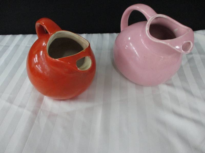 lot 286 image: Like Fiesta Potter Pitchers but not marked see pics for chips
