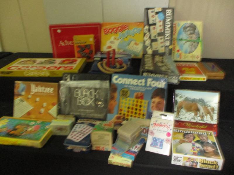 lot 328 image: Various Games