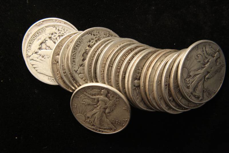 lot 20-A image: GROUP OF 20 WALKING LIBERTY SILVER HALF DOLLARS