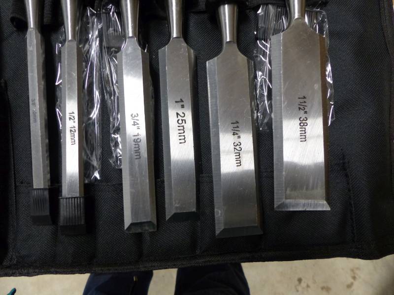 lot 17 image: New Wood Chisel set 14 -1-12 an...