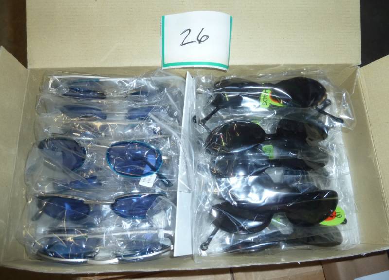 lot 26 image: 20 sunglasses...