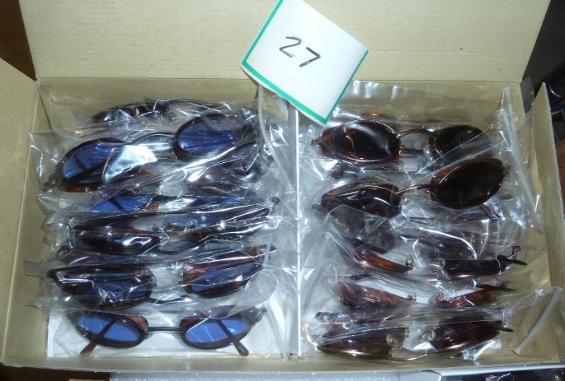 lot 27 image: 20 sunglasses...