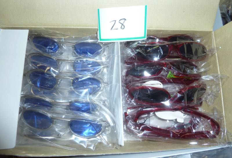lot 28 image: 20 sunglasses...