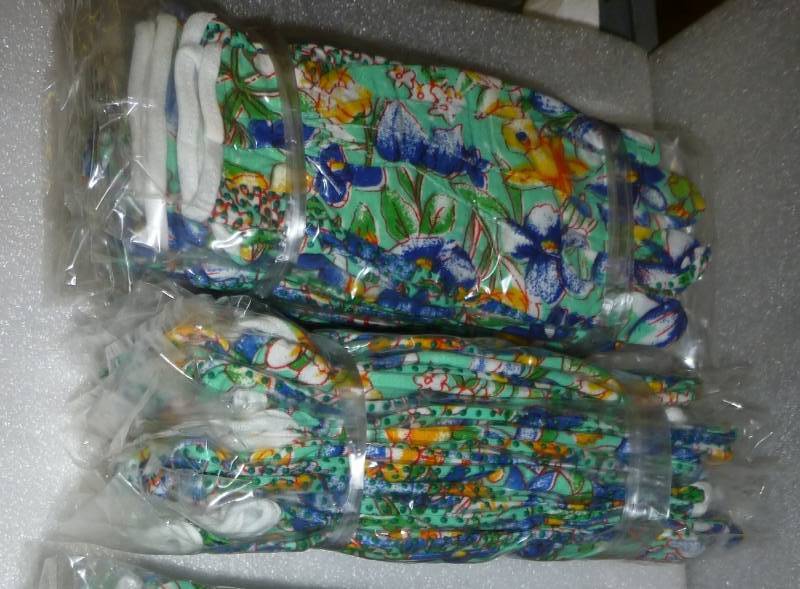 lot 32 image: 20 pair of garden gloves...