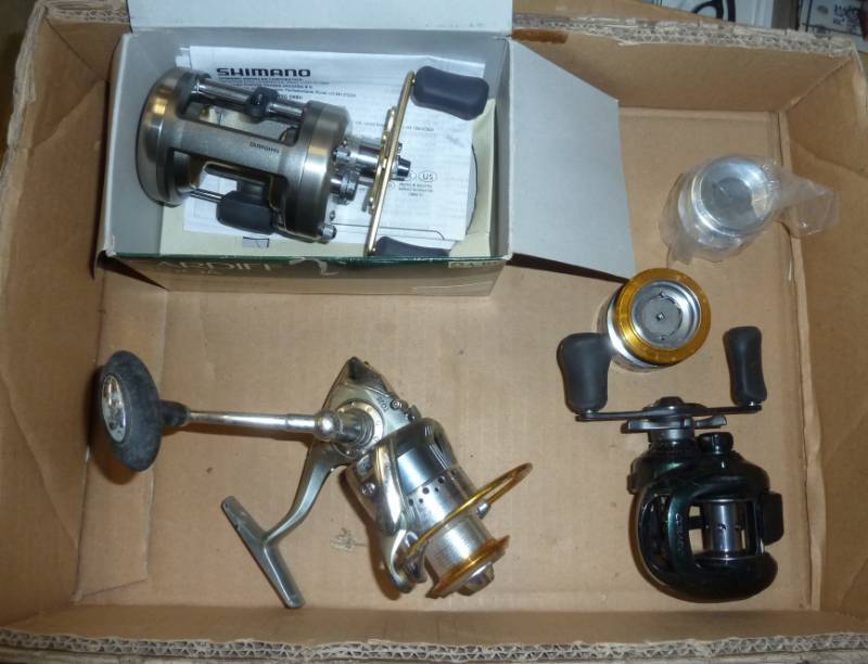 lot 41 image: 3 fishing reels...
