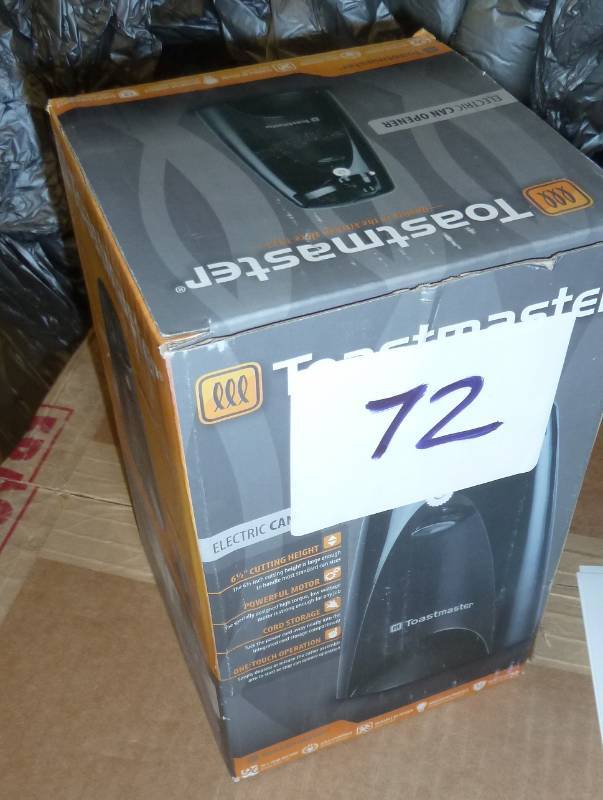 lot 72 image: New toastmaster electric can opener...