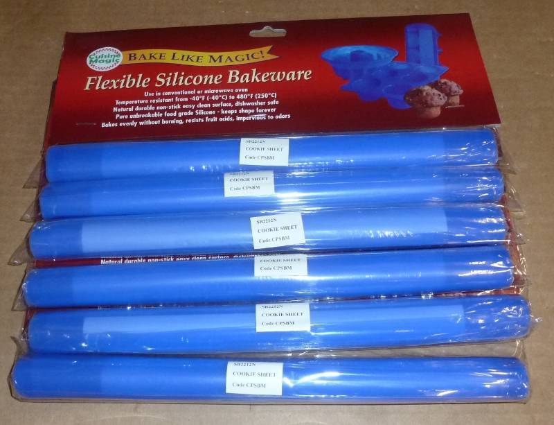 lot 83 image: 16 silicone bakingcookie sheets - ...