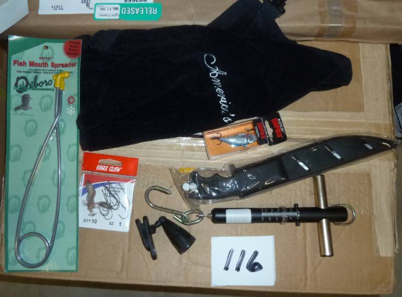 lot 116 image: fishing lot - filet knife, fish sca...