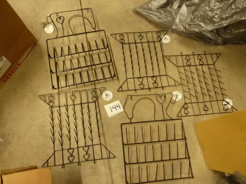 lot 144 image: 6 sewing thread wall hangers - use ...