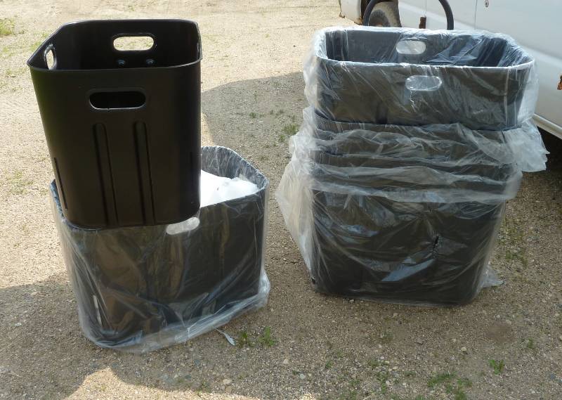 lot 168 image: 8 paper or recycle waste baskets, 1...