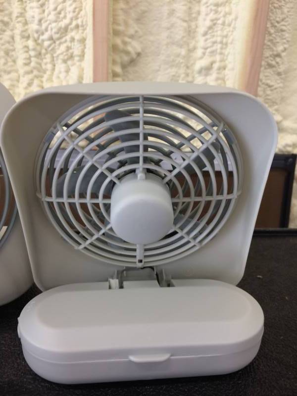 lot 66 image: 3 O2Cool Fans - Battery Operated - Excellent Working Condition