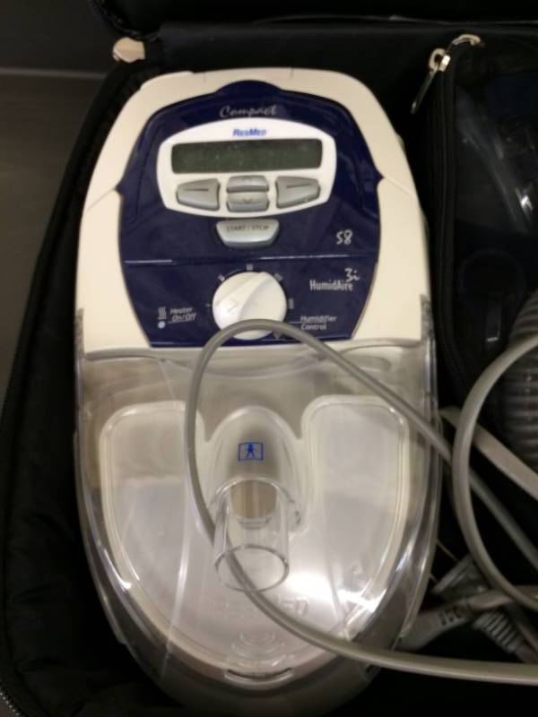 lot 83 image: ResMed S8 AutoSet Vantage EPR Auto CPAP Machine With Heated Humidifier & Carrying Case - Excellent Working Condition This Looks to be Like New Or Very Little Use 