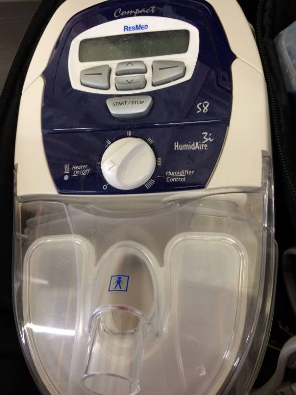 lot 84 image: ResMed S8 AutoSet Vantage EPR Auto CPAP Machine With Heated Humidifier & Carrying Case - Excellent Working Condition This Looks to be Like New Or Very Little Use 