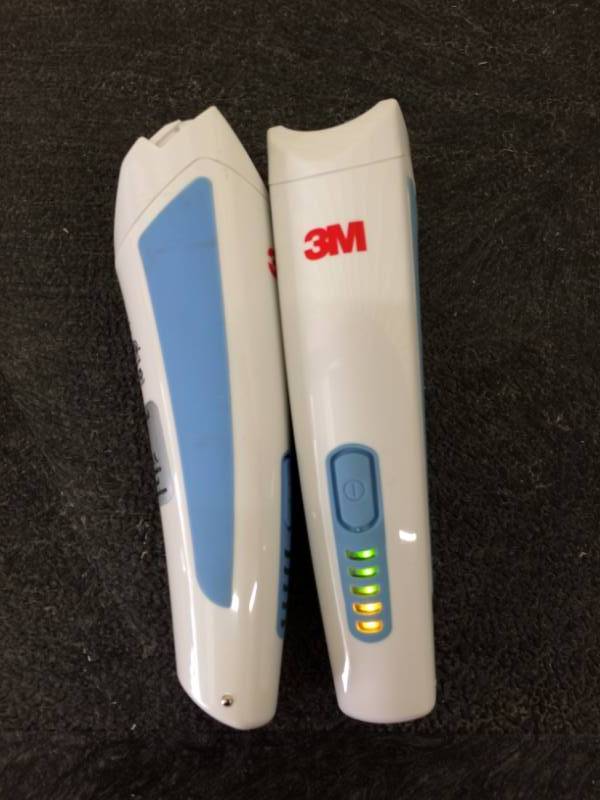 lot 4 image: A Pair Of 3M Professional 9681 Surgical Clipper with A Drop-in Charger and Stand - Excellent Working Condition