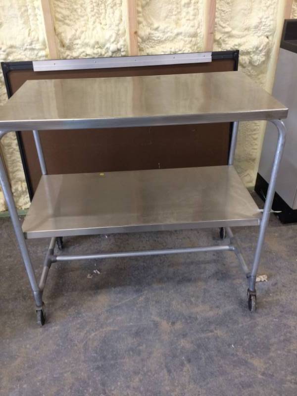 lot 18 image: Pedigo 3 Foot Stainless Steel&nbspSteril-Gard Construction&nbspInstrument Table with Shelf
