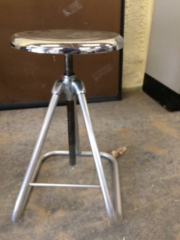 lot 26 image: Mid Century Modern Chrome Tubular Height Adjustable Stool - Excellent Condition and This Stool Can Go Very High Up