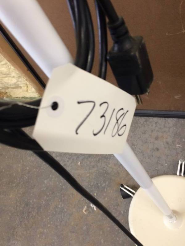 lot 28 image: Retails Used $350.00 Brewer Professional Products 15100 Mobile Arched Adjustible Medical Exam Multi-faceted Reflector Light Lamp - Excellent Condition - WhiteBlack