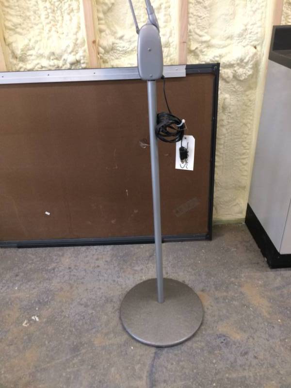 lot 29 image: Vintage Dazor Medical Industrial Floating Doctors Office Floor Lamp Surgical Light - Excellent Working Condition