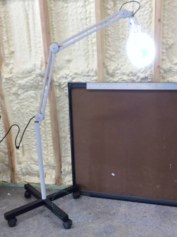 lot 33 image: Esthology Facial Metal Floating Lighted Magnifying Lamp 5 Diopter with Rolling Floor Stand - Great For Tattooing, Skin Care, Dermatology Nails Etc. Excellent Working Condition