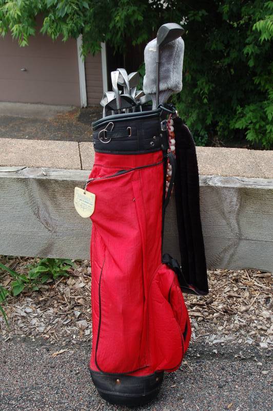 lot 70 image: Set of Womens Golf Clubs Square Two