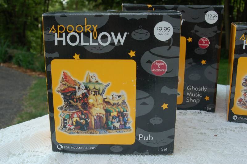 lot 61 image: Collection of Spooky Hollow Halloween Village and Miscellaneous Decor