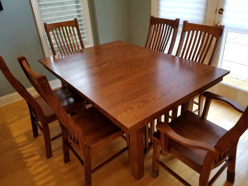 lot 5 image: Classic Mission Dining Table and Chairs