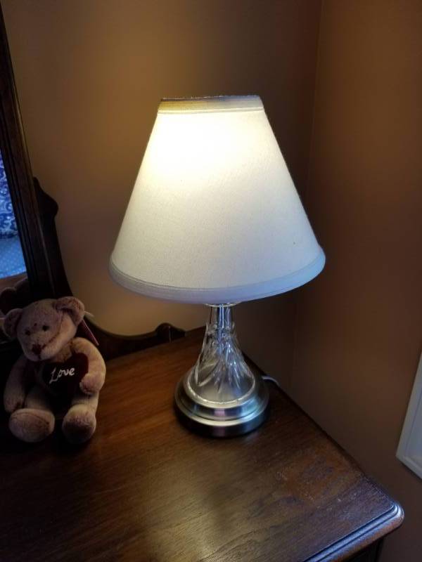 lot 73 image: Pair of Small Crystal Table Lamps