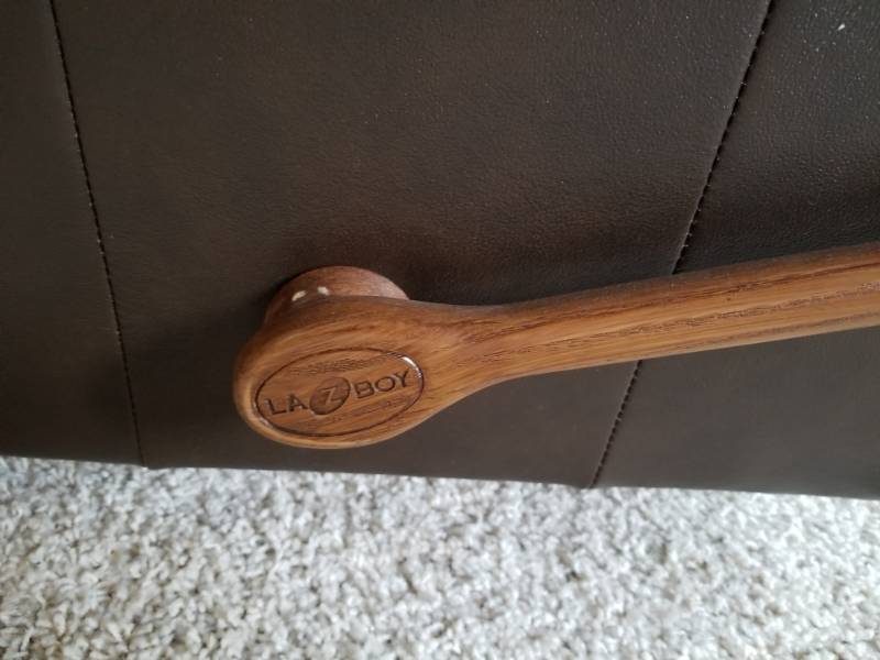 lot 100 image: La-Z-Boy Leather Recliner