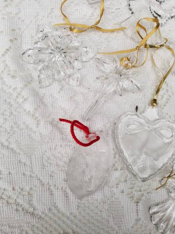 lot 55 image: Collection Crystal Ornaments