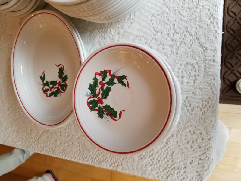lot 15 image: Holiday Fiesta with Ribbon Service for 12  Lot of 45 Pieces