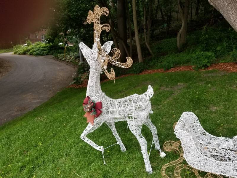 lot 58 image: Reindeer and Sleigh Christmas Light