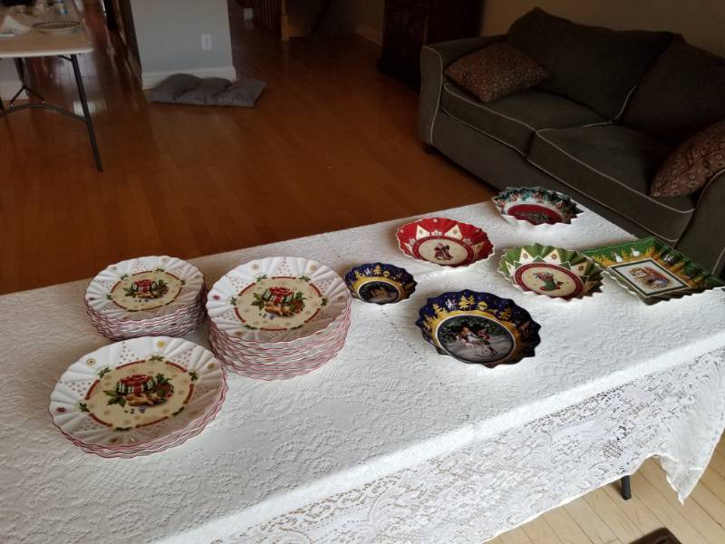 lot 17 image: Toys Fantasy by Villeroy and Boch Service for 13  Lot of 32 Pieces
